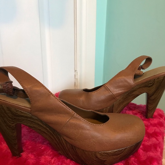 Brown Heels - Picture 4 of 6